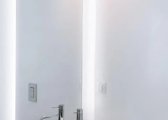 Eight Infinity -- Cliffside -- ヴィラ Plaka (Milos)