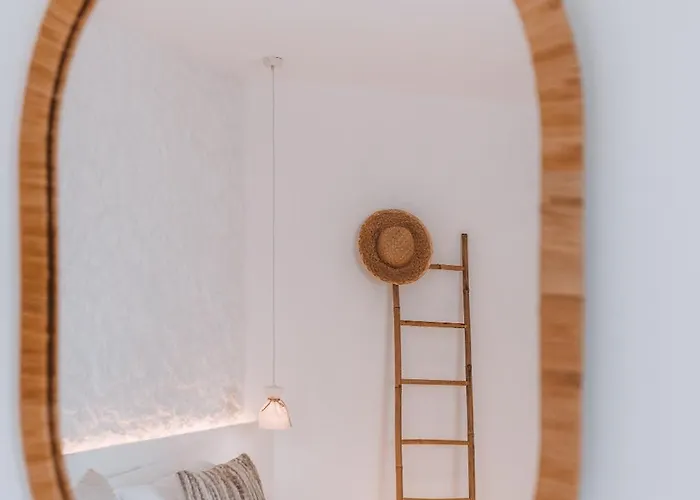 Eight Infinity -- Cliffside -- Villa Plaka (Milos)